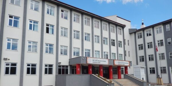 Ortaköy’de İki Anadolu Lisesi Bir arada