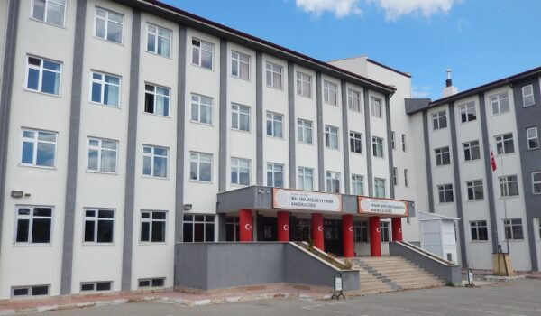 Ortaköy’de İki Anadolu Lisesi Bir arada